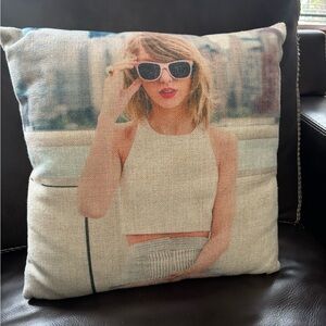 Taylor Swift 1989 Original Pillow Rare